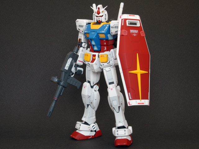 BANDAI RG 1/144 RX-78-2 GUNDAM