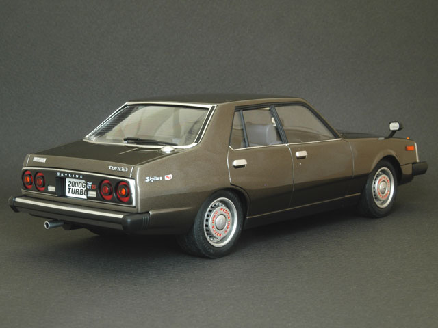 AOSHIMA 1/24 NISSAN SKYLINE JAPAN 4Dr 2000 TURBO GT/ES [HGC211]