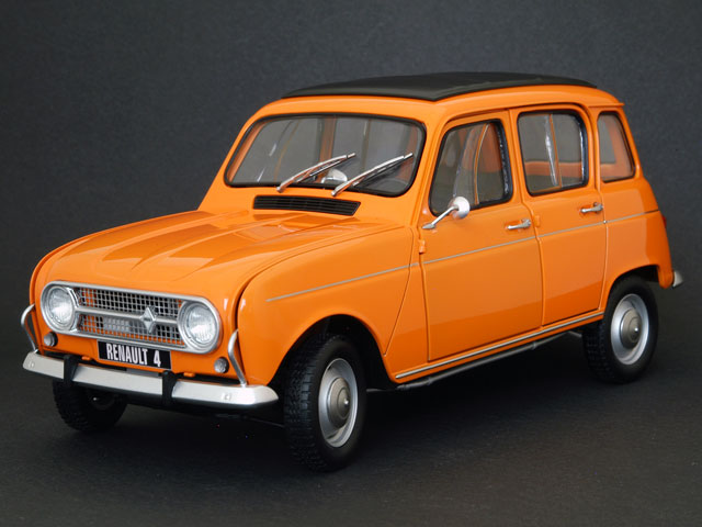 EBBRO 1/24 RENAULT 4L