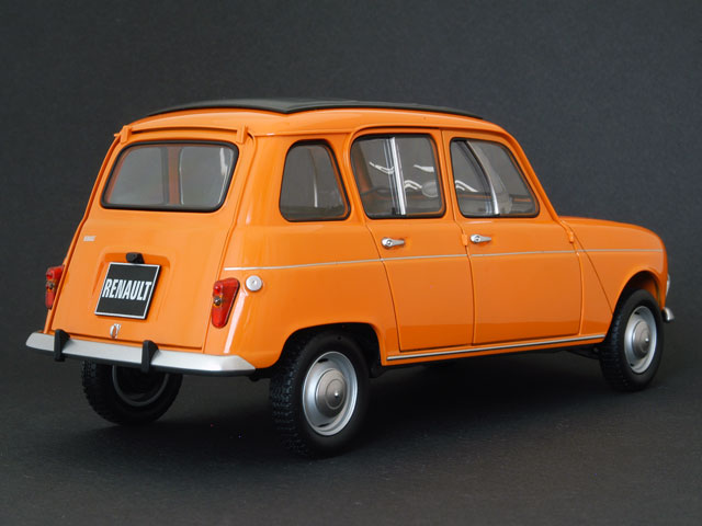 EBBRO 1/24 RENAULT 4L