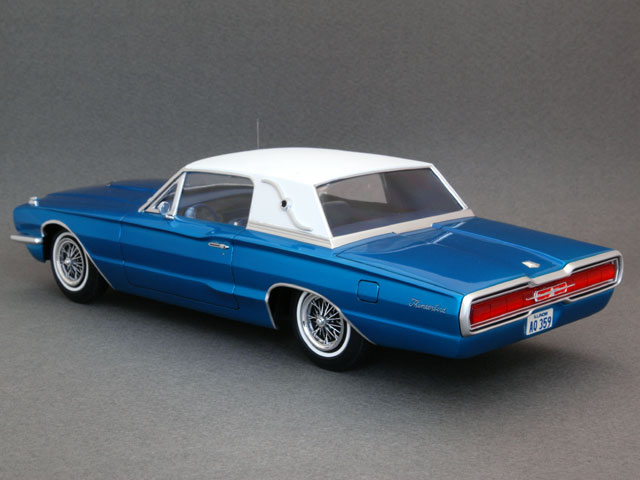 Hasegawa 1:24 FORD THUNDERBIRD 1966