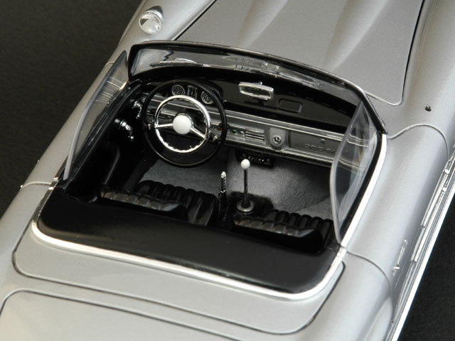 ITALERI 1:24 MERCEDES BENZ 300SL ROADSTER