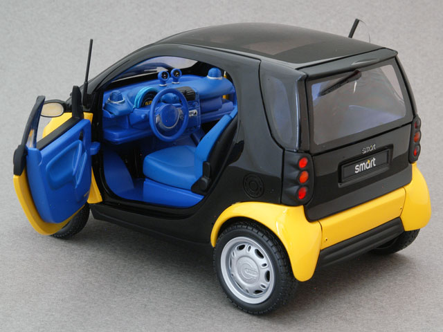 Revell 1:24 smart