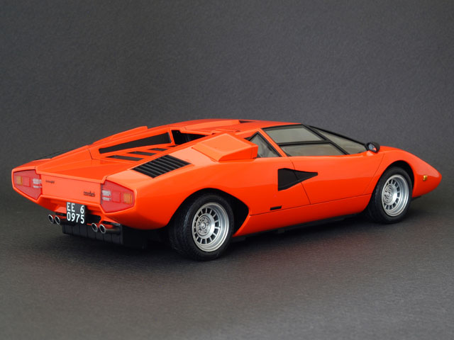 TAMIYA 1/24 Lamborghini Countach LP400