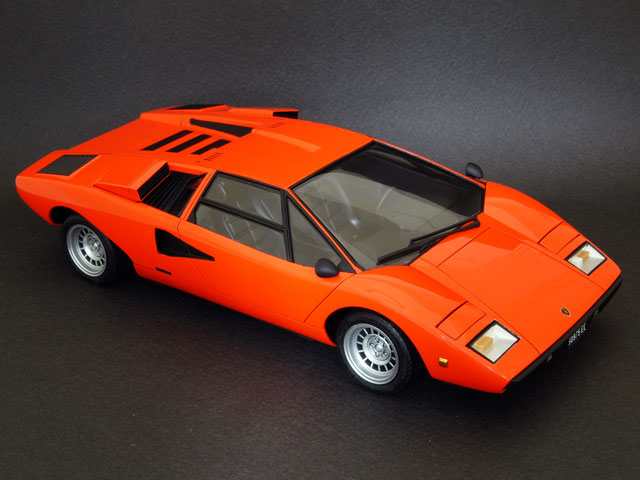 TAMIYA 1/24 Lamborghini Countach LP400