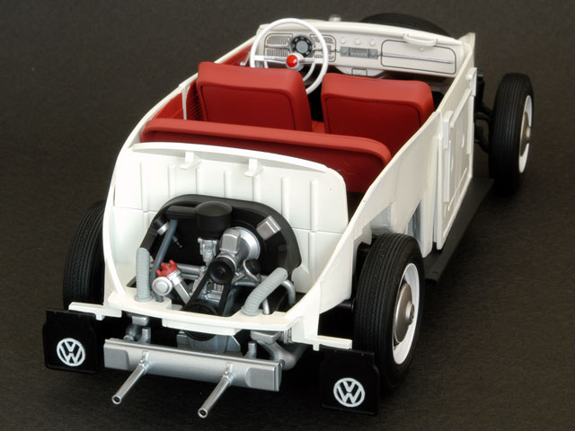 TAMIYA 1/24 VOLKSWAGEN 1300 BEETLE 1966MODEL