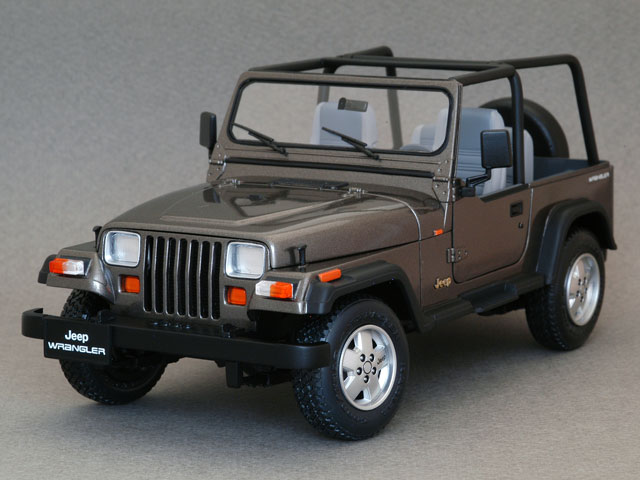 TAMIYA 1/24 JEEP WRANGLER OPEN-TOP
