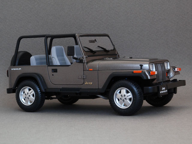 TAMIYA 1/24 JEEP WRANGLER OPEN-TOP