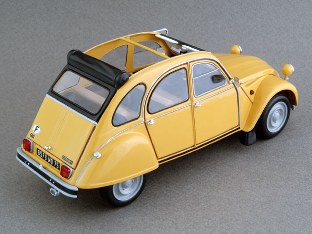 TAMIYA 1/24 CITROEN 2CV