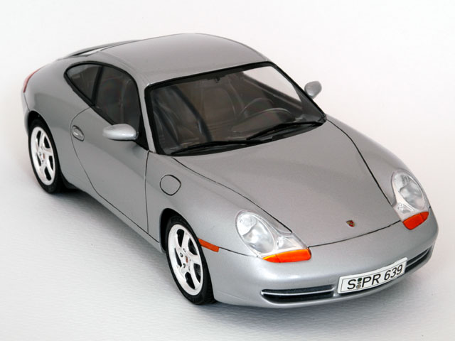 TAMIYA 1/24 PORSCHE 911 CARRERA