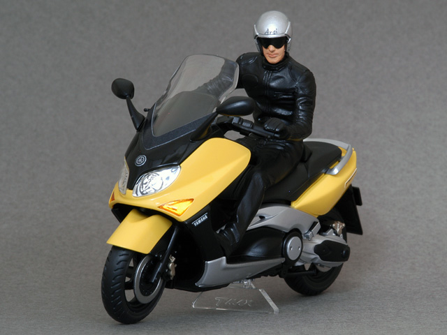 TAMIYA 1/24 YAMAHA TMAX