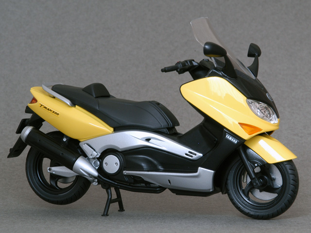 TAMIYA 1/24 YAMAHA TMAX