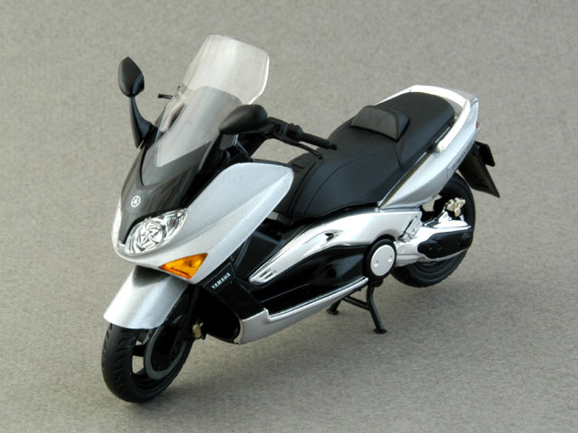 TAMIYA 1/24 YAMAHA TMAX