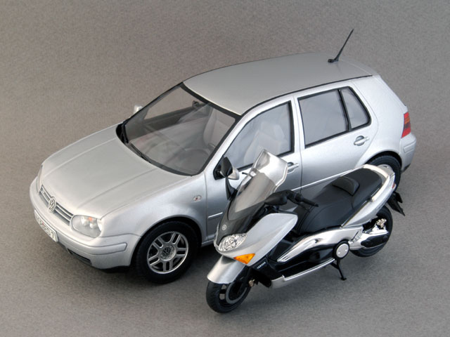 TAMIYA 1/24 YAMAHA TMAX