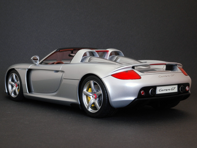 TAMIYA 1/24 PORSCHE CARRERA GT