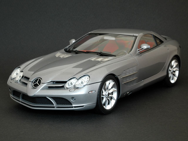 TAMIYA 1/24 Mercedes-Benz SLR McLaren